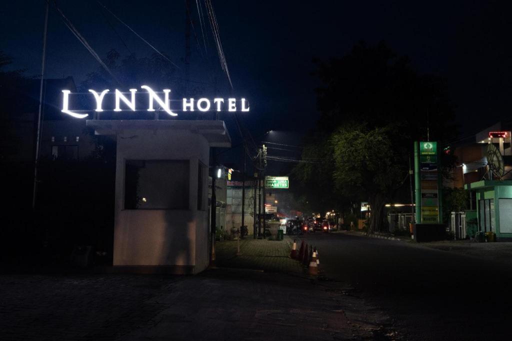 Lynn Hotel Serang Extérieur photo